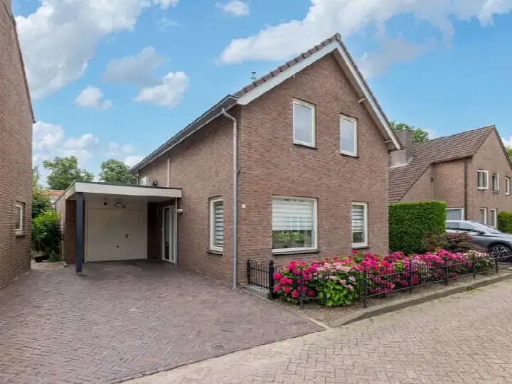 Vrijstaande woning te koop: Breedstraat 4, Hedel Hedel