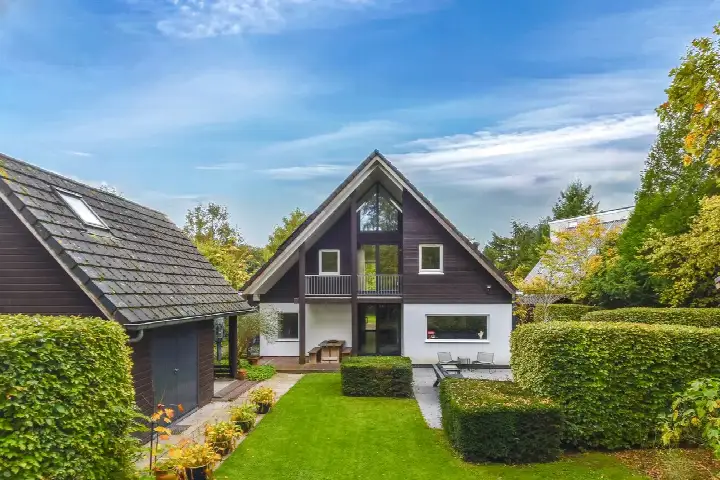 Vrijstaande woning te koop: Breeweg 7, Rijksweg-Zuid Laren (Nh)