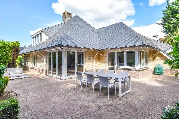 Vrijstaande woning te koop: Breeweg 8, Rijksweg-Zuid Laren