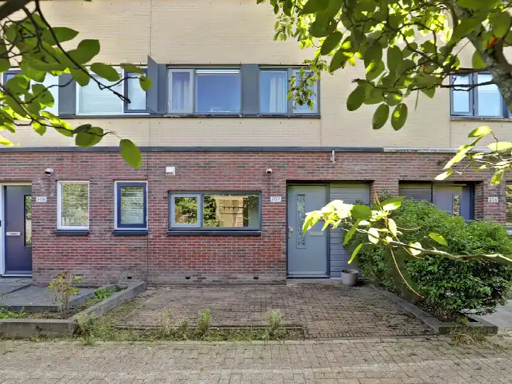 Tussenwoning te koop: Breitnerhof 207, Kersenboogerd-Zuid - Buurt 33 06 Hoorn
