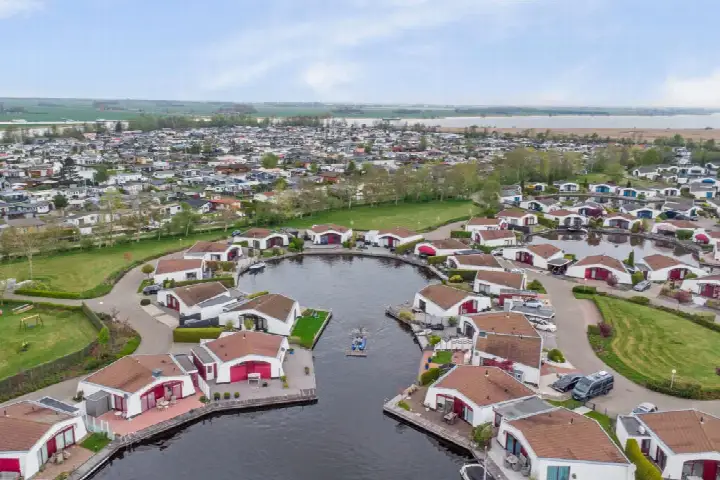 Vrijstaande woning te koop: Brekkenweg 4-97, Lemmer-Frieslandpark Lemmer