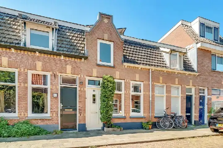 Tussenwoning te koop: Bremstraat 42, Egelantierstraat, Mariëndaalstraat e.o. Utrecht