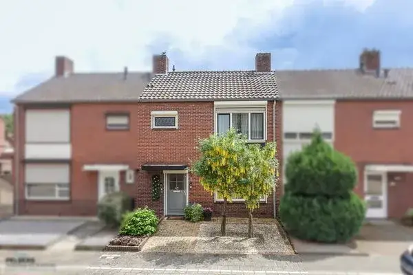 Terraced house for sale: Bremstraat 8, Offenbeek Reuver