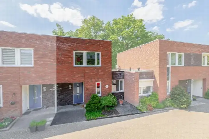 Tussenwoning te koop: Bremweg 55, Bloemenbuurt Venlo