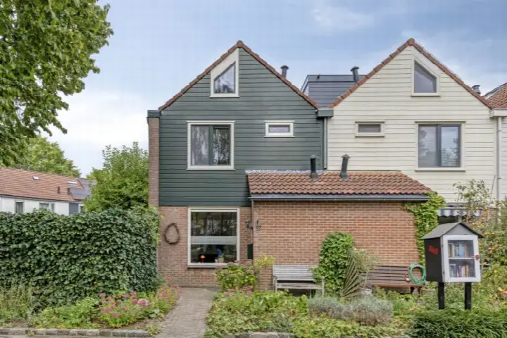 Hoekwoning te koop: Breukinklaan 87, Dieren-Noord boven spoorlijn Dieren