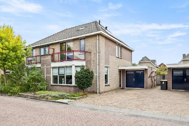 Twee-onder-één-kap te koop: Breuvenhof 51, Zeevaarders Druten