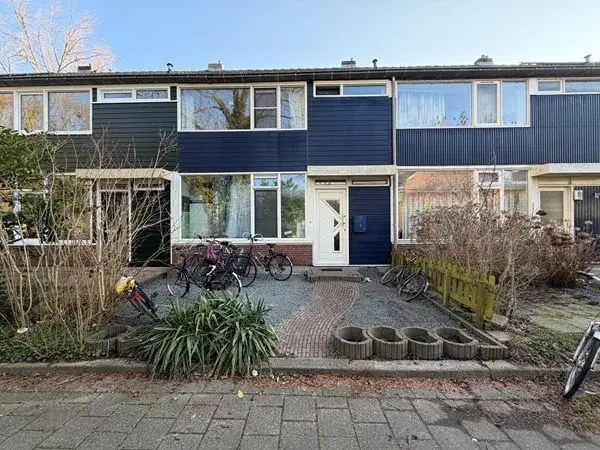 Tussenwoning te huur: Briljantstraat 235, Vinkhuizen-Noord Groningen
