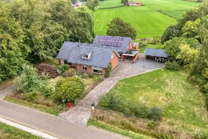 Detached house for sale: Broekdijk 3, Verspreide huizen Manderveen Manderveen
