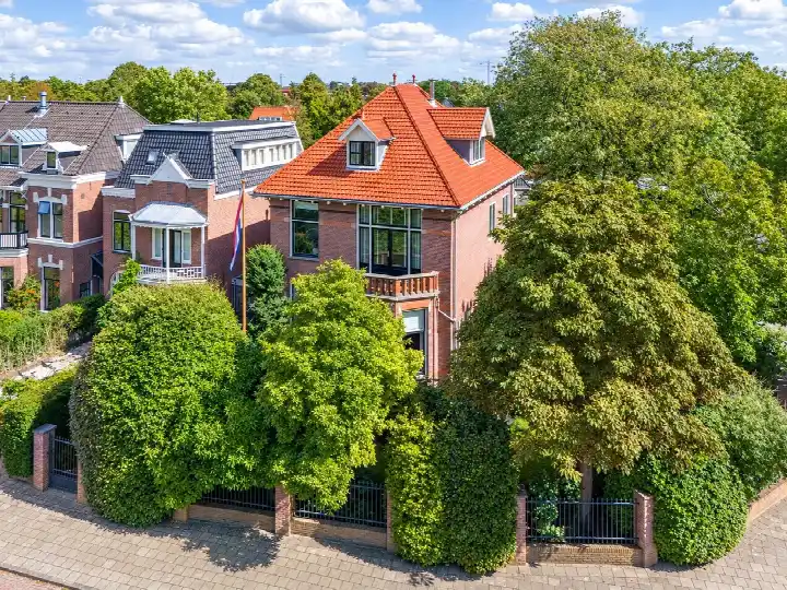 Vrijstaande woning te koop: Bronsteeweg 66, Heemsteedse Dreef, Schildersbuurt en omgeving Heemstede