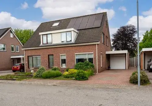 Twee-onder-één-kap te koop: Brouwersweg 72, Buitenwoel Veendam
