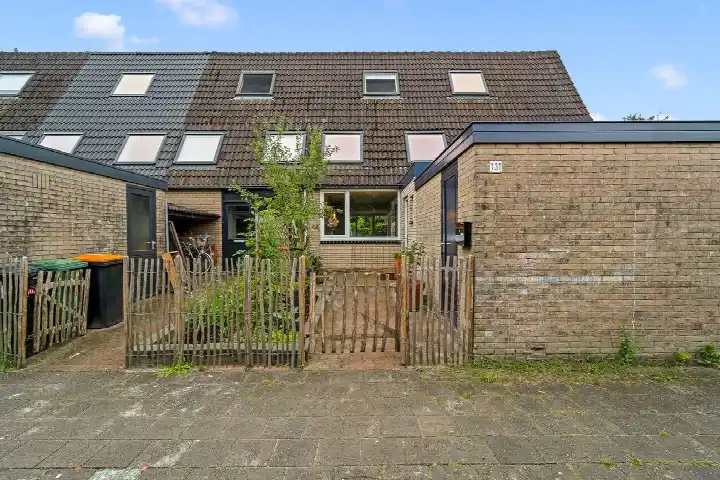 Tussenwoning te koop: Brucknerlaantje 131, Paasbos-west Nijkerk