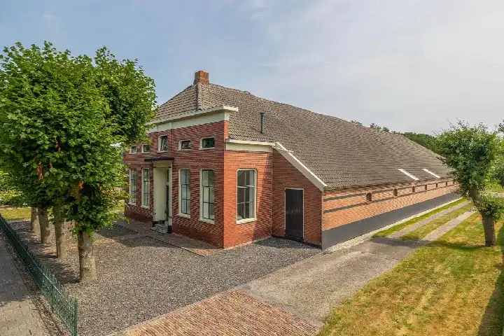 Detached house for sale: Brugstraat 10, Dideldom Stadskanaal