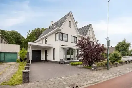 Twee-onder-één-kap te koop: Brugstraat 2, Mierlo-Dorp Mierlo