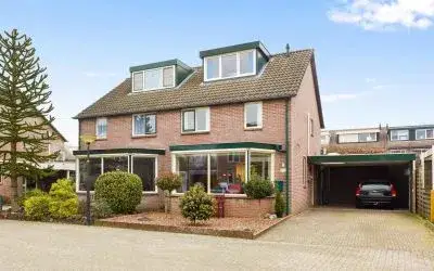 Semi-detached for sale: Brugwachtershoeve 210, Matenhoeve Apeldoorn