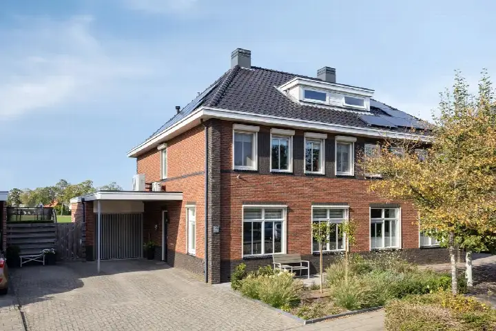 Twee-onder-één-kap te koop: Brummelhof 35, Azewijn Azewijn