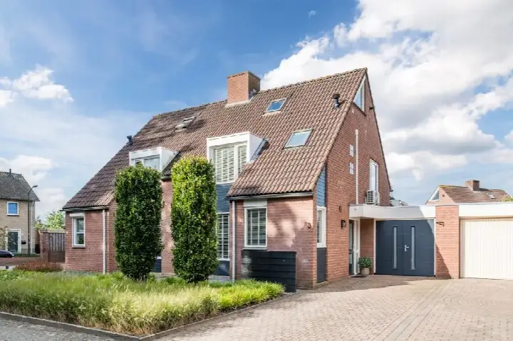 Tussenwoning te koop: Brusselsestraat 3, Budel Budel