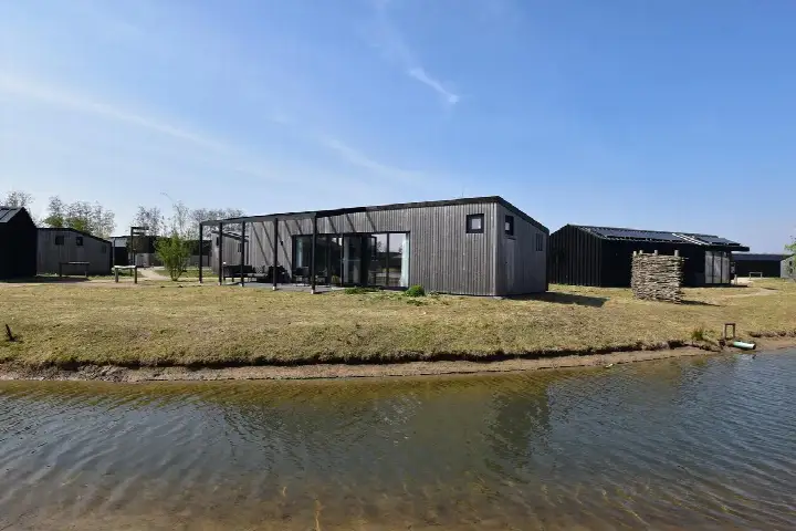 Vrijstaande woning te koop: Buitengronden 7-105, Verspreide huizen Zwartewaal