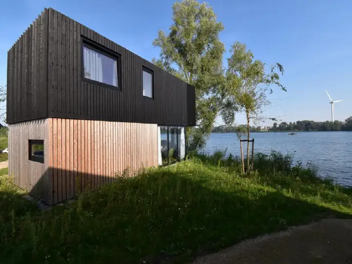 Vrijstaande woning te koop: Buitengronden 7-9, Verspreide huizen Zwartewaal