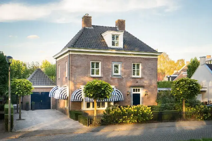 Vrijstaande woning te koop: Buitenvoort 4, Schutsboom Helmond