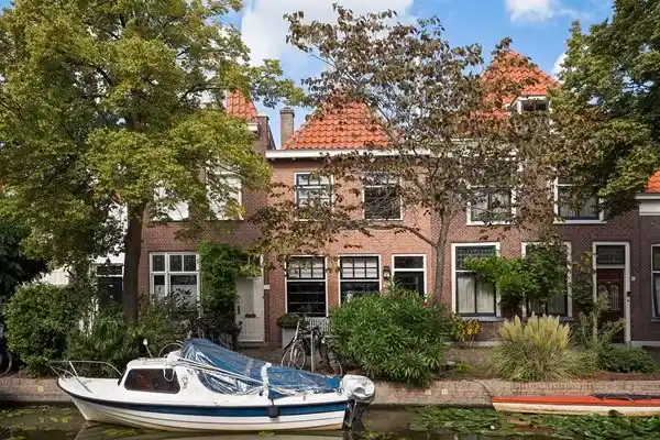 Tussenwoning te koop: Buitenwatersloot 122, Olofsbuurt Delft