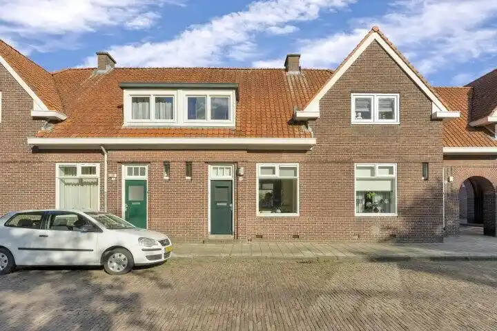 Tussenwoning te koop: Buitenzorgplein 3, Hogeland-Noord Enschede