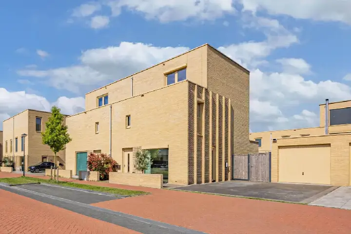 Twee-onder-één-kap te koop: Buizerdlaan 9, Woonhavenpad Lelystad