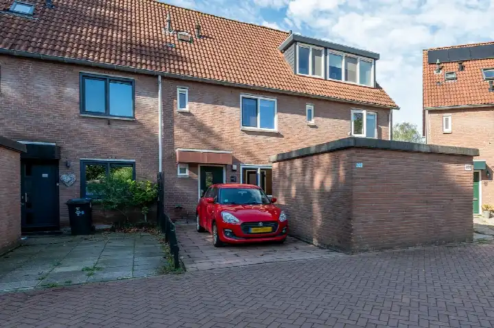 Tussenwoning te koop: Buizerdveld 203, Veldenbuurt-West Zoetermeer