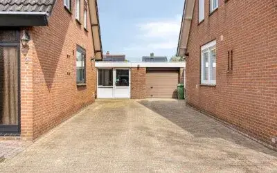 Twee-onder-één-kap te koop: Burchtplein 2, Diepenbroek Baarlo