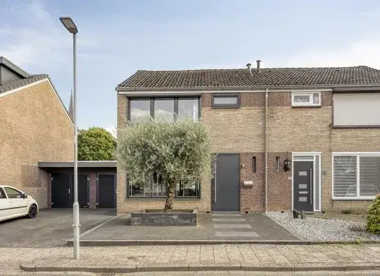 Twee-onder-één-kap te koop: Burg. Bogmanstraat 15, Schimmert Schimmert