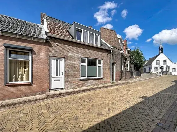 Terraced house for sale: Burg. Maarleveldstraat 14, Kern Biervliet Biervliet