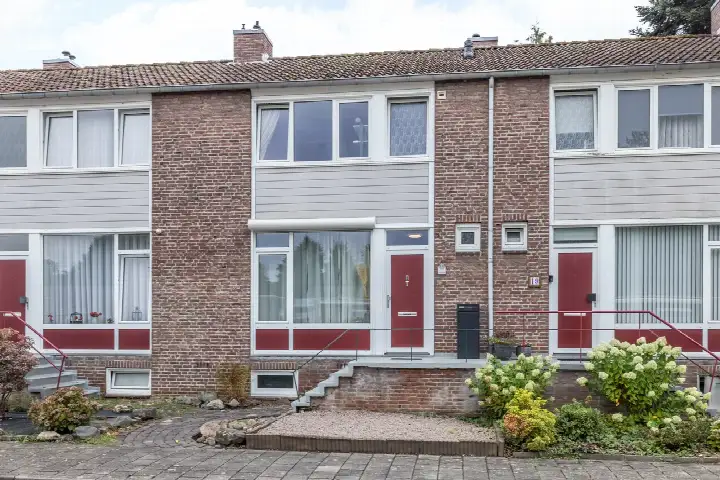 Tussenwoning te koop: Burg. Mannensstraat 17, Nieuw Lotbroek-Noord Hoensbroek
