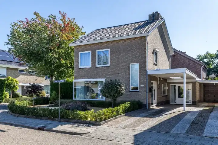 Vrijstaande woning te koop: Burg. Pijlsstraat 11, Munstergeleen Munstergeleen