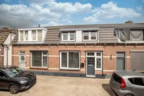 Tussenwoning te koop: Burg ten Veldestr 55, Genemuiden Noord-Oost Genemuiden