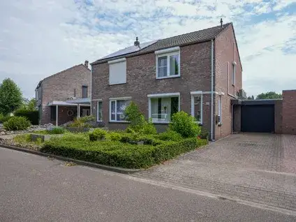 Terraced house for sale: Burg. Wijnandsstraat 27, Mariadorp-Beezepool Eijsden