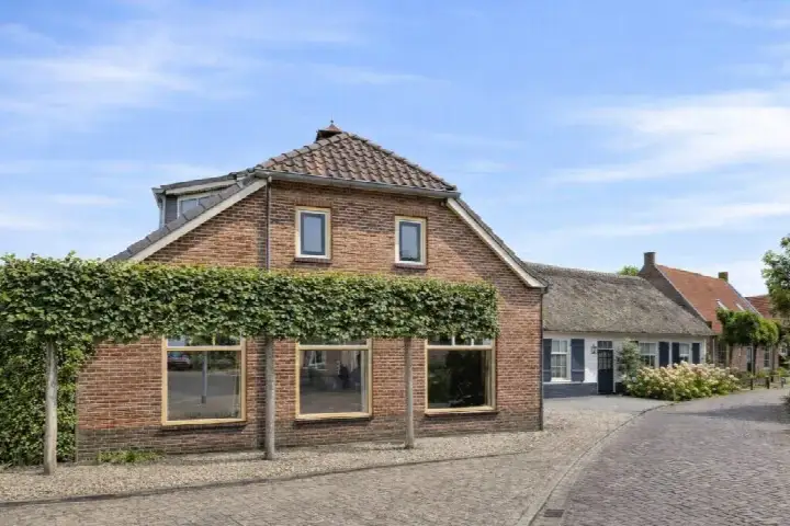 Vrijstaande woning te koop: Burgemeester Buijsstraat 5, Herpt Herpt