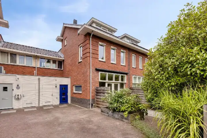 Tussenwoning te koop: Burgemeester Dolmanslaan 32, Hogebrug Maarssen