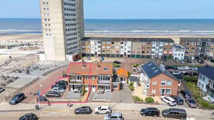 Twee-onder-één-kap te koop: Burgemeester Engelbertsstraat 1, Boulevard Midden Zandvoort