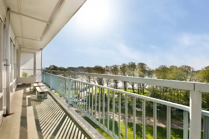Apartment for sale: Burgemeester Hogguerstraat 173, Noordoever Sloterplas Amsterdam