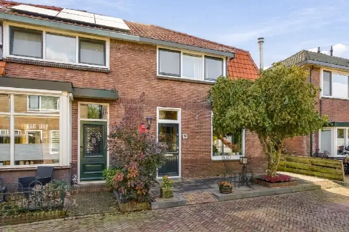 Twee-onder-één-kap te koop: Burgemeester Hoogenboomstraat 10, Zwammerdam Dorp Zwammerdam