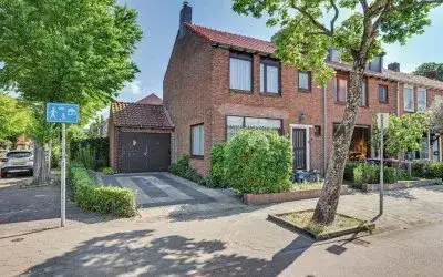 Corner house for sale: Burgemeester Jansenlaan 19, Prinsessenbuurt Zwijndrecht