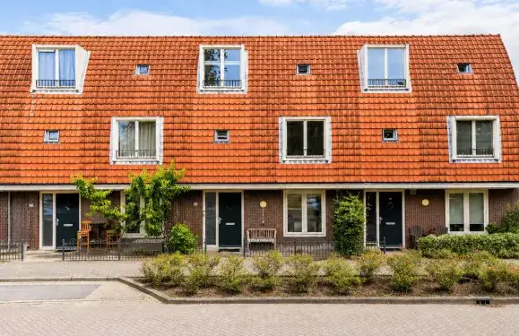 Tussenwoning te koop: Burgemeester Kootlaan 151, Legmeer Uithoorn