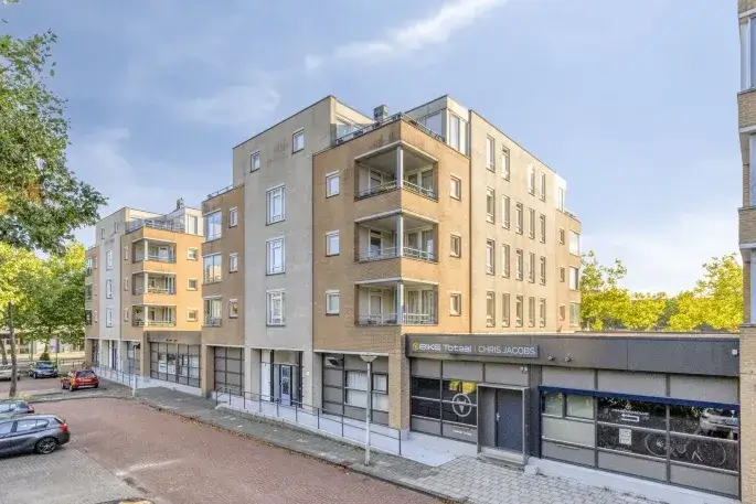 Appartement te koop: Burgemeester Kuperusplein 163, Centrum Heerenveen