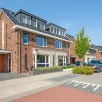 Tussenwoning te koop: Burgemeester Letschertlaan 37, Dorpscentrumcentrum Uithoorn