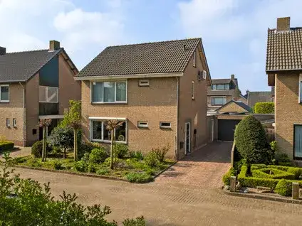 Vrijstaande woning te koop: Burgemeester Magneestraat 8, Molenstraat e.o. Luyksgestel