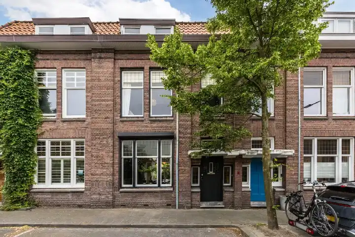 Tussenwoning te koop: Burgemeester Mathonstraat 8, Vestinggronden-Noord Bergen Op Zoom