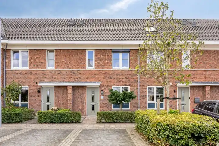 Terraced house for sale: Burgemeester Mr W C Tackstraat 10, Verspreide huizen Kesteren Kesteren