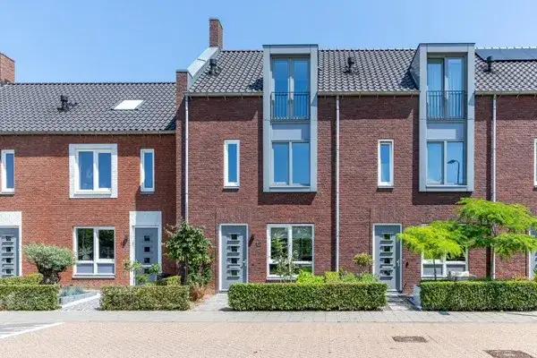 Terraced house for sale: Burgemeester Mr W C Tackstraat 19, Verspreide huizen Kesteren Kesteren