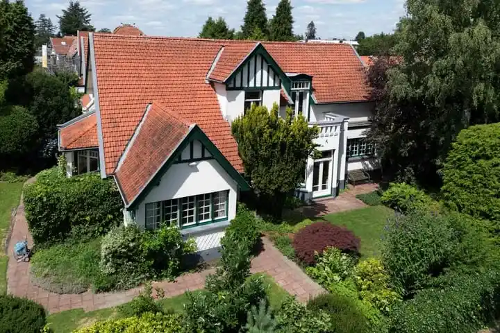 Vrijstaande woning te koop: Burgemeester Schooklaan 11, Boomberg Hilversum