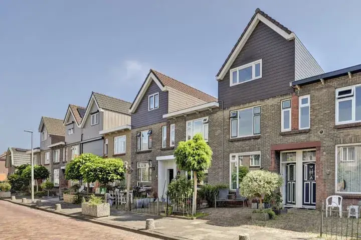 Terraced house for sale: Burgemeester Trooststraat 40, Bedrijventerrein Mercuriusweg Waddinxveen