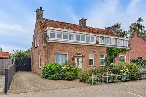 Twee-onder-één-kap te koop: Burgemeester van de Heijdenstraat 39, Braken-West Drunen